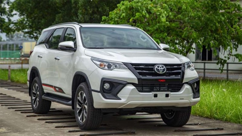 Đánh giá Toyota Fortuner 2019: Nên mua máy xăng hay dầu?